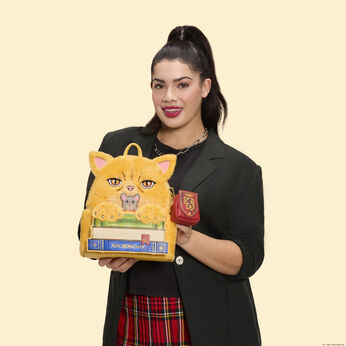 Harry Potter Exclusive Crookshanks & Scabbers Cosplay Plush Mini Backpack, Image 2